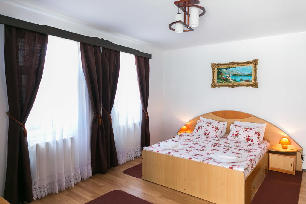 فندق سيفِسوارافي  Casa Cu Cerdac المظهر الخارجي الصورة